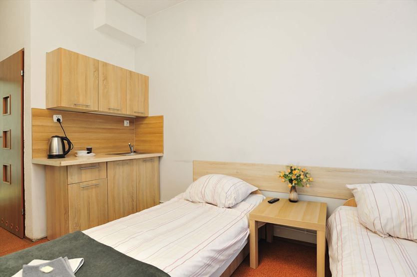 Noclegi w pokojach 1,2,3 i 4-osobowych, Hotel-Hostel Viola Police Tanie Noclegi, Police